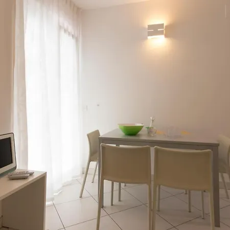 Kimberly House Apartment *