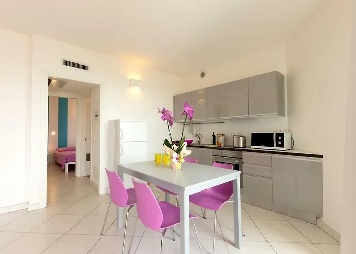 Kimberly House 公寓 *